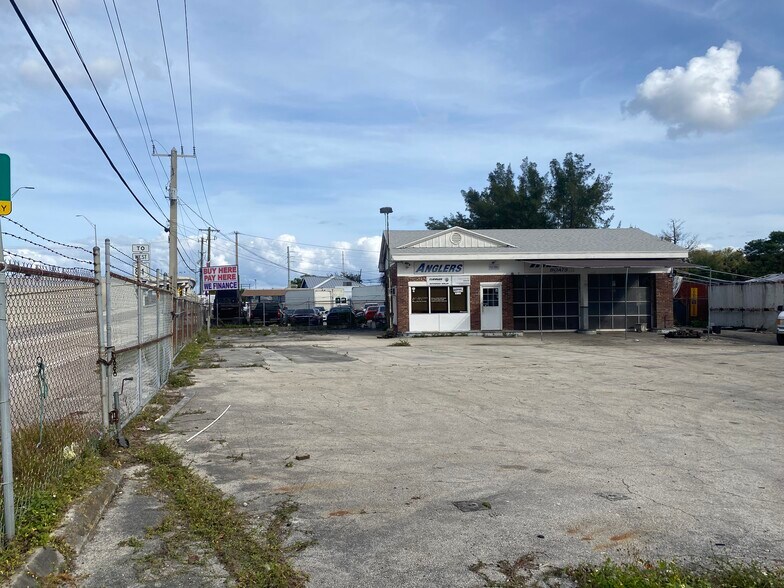 2340 State Road 84, Fort Lauderdale, FL 33312 2340 W State Road 84