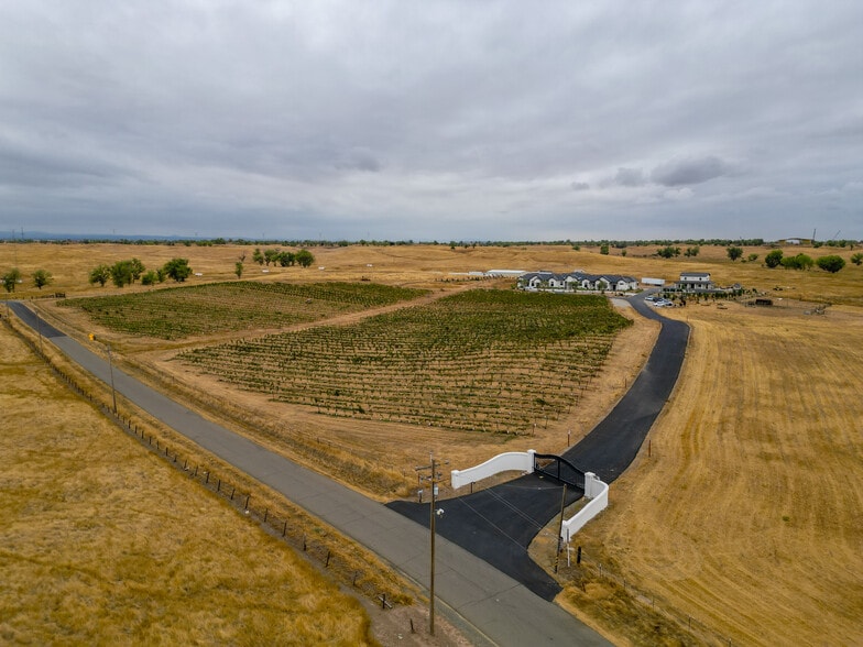 13850 Meiss Rd, Sloughhouse, CA for sale - Primary Photo - Image 1 of 20