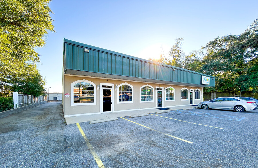 5675 Three Notch Rd, Mobile, AL for lease - Building Photo - Image 1 of 12