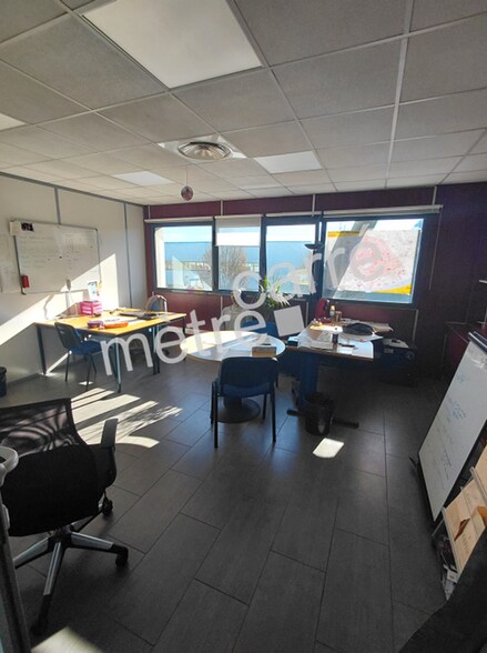 24 Rue Olympe De Gouges, Saint-Herblain for sale - Interior Photo - Image 2 of 9
