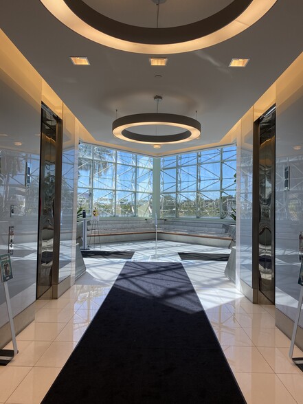 6600 N Andrews Ave, Fort Lauderdale, FL for lease - Lobby - Image 2 of 8