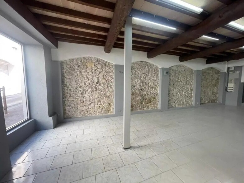 Retail in Le Cannet for sale - Interior Photo - Image 3 of 11