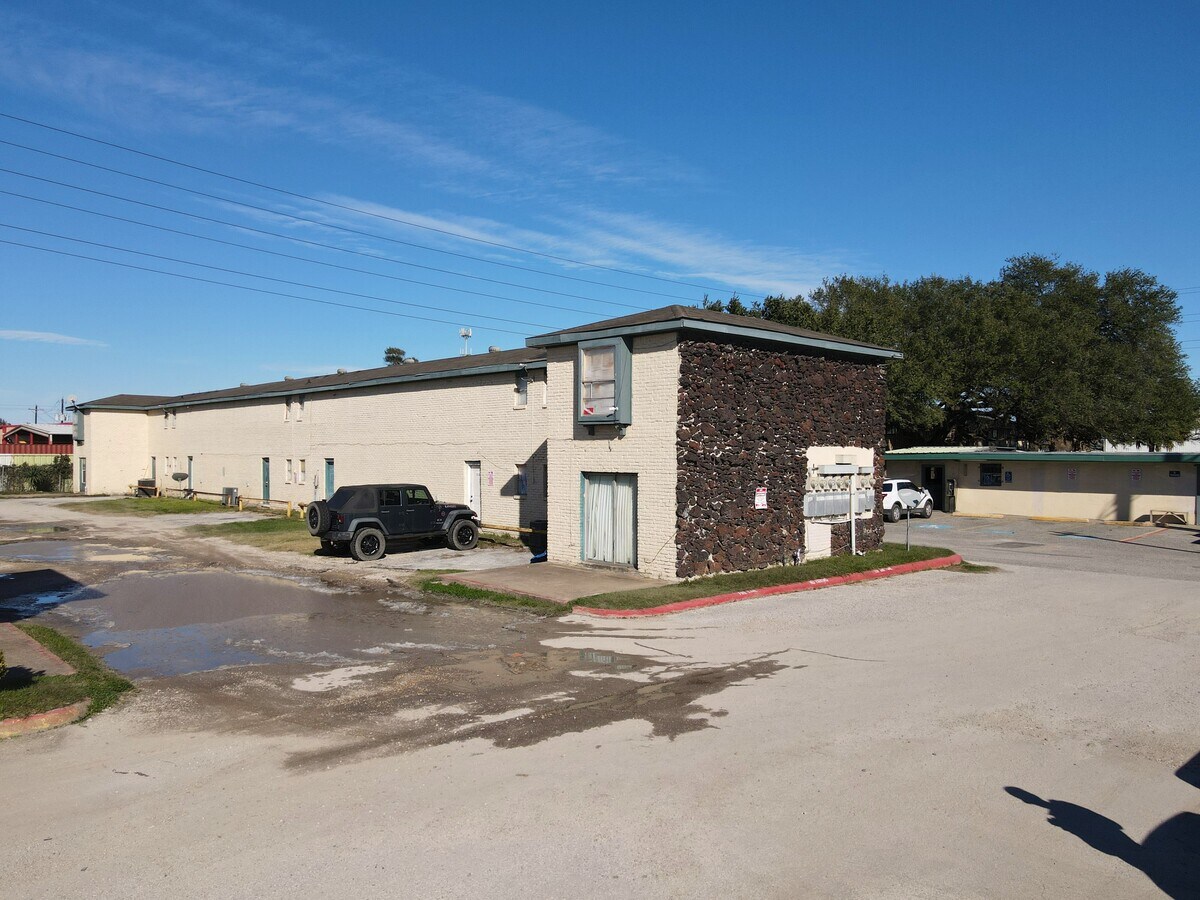 12845 Market Street Rd, Houston, TX 77015 La Fiesta Apartments