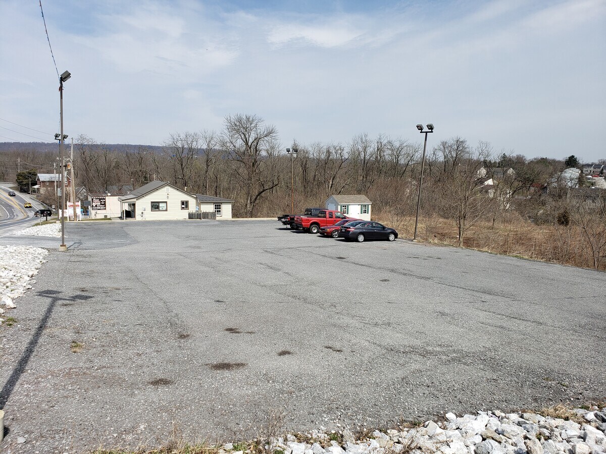 960 Old Trail Rd, Etters, PA 17319 Retail for Sale