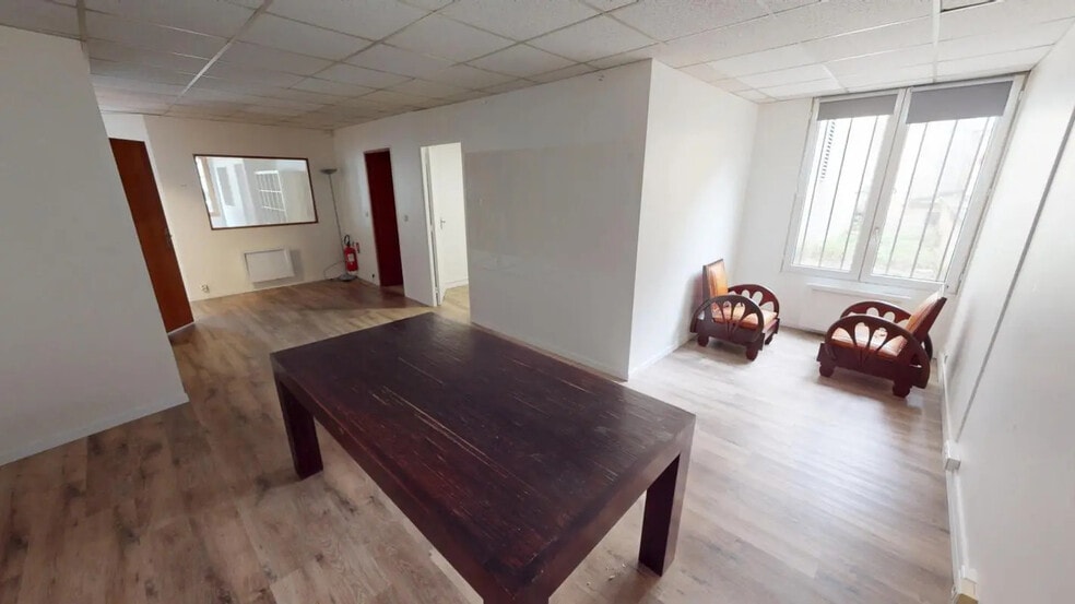 Office in Boulogne-Billancourt for lease - Interior Photo - Image 2 of 5