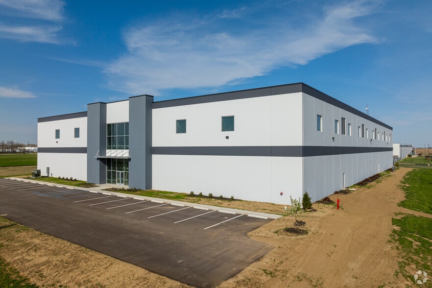 239 N Heartland Dr, Delphi, IN for sale - Building Photo - Image 1 of 22