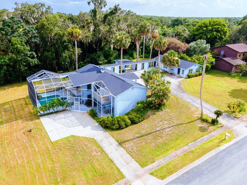 1215 La Salida Way, Leesburg, FL for sale Primary Photo- Image 1 of 1