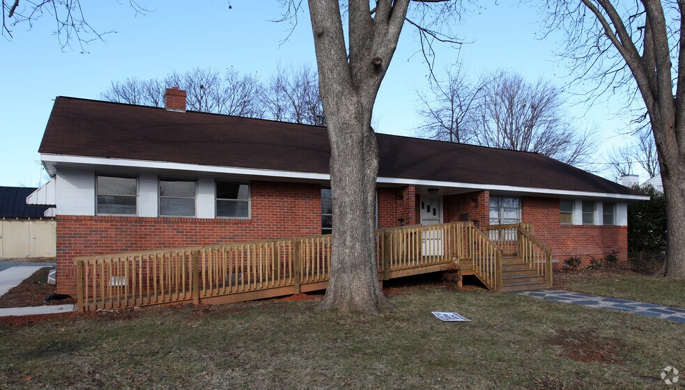 212-214 N Marshall St, Graham, NC for sale - Primary Photo - Image 1 of 1