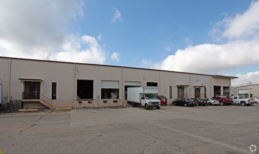 12826 Hempstead Rd, Houston, TX for lease - Building Photo - Image 2 of 2