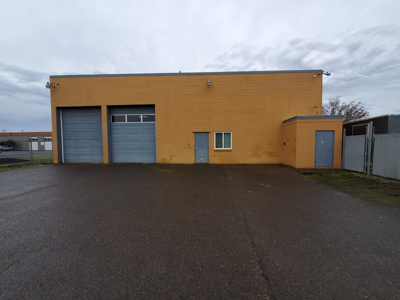 3456 Olympic St, Springfield, OR for lease - Building Photo - Image 1 of 17