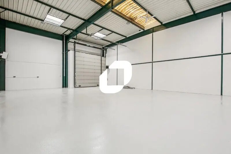 Office in Villepinte for lease - Interior Photo - Image 2 of 11