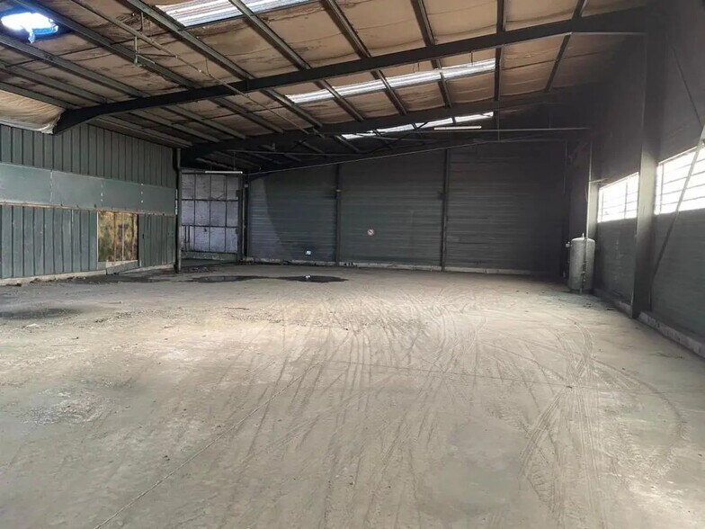 Industrial in Brignoles for lease - Interior Photo - Image 3 of 5