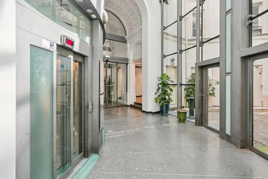1 Boulevard De La Madeleine, Paris for lease - Building Photo - Image 3 of 19