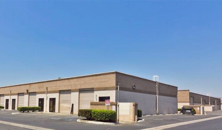 1045 N Main St, Riverside, CA for lease - Building Photo - Image 3 of 3