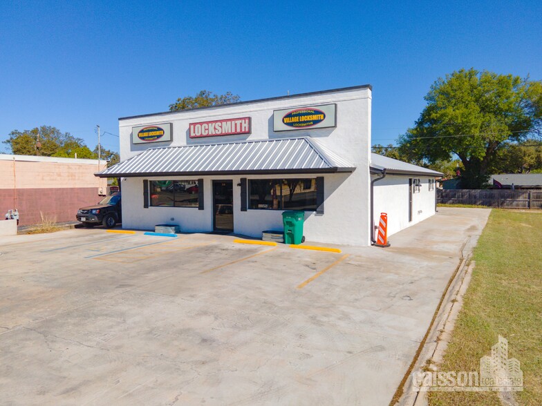 210 Rosewood Dr, Universal City, TX for sale - Building Photo - Image 1 of 10