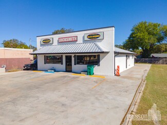 More details for 210 Rosewood Dr, Universal City, TX - Retail for Sale