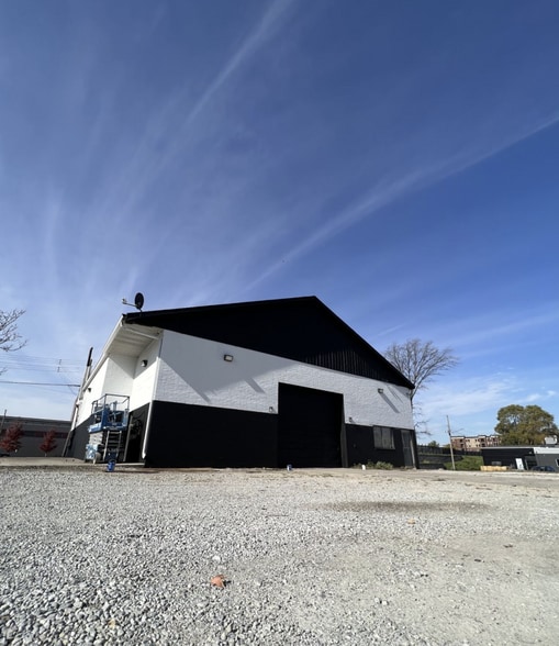 220 S Larch St, Lansing, MI for lease - Building Photo - Image 3 of 5