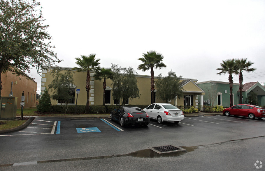 3218 Parkside Center Cir, Tampa, FL for lease - Building Photo - Image 3 of 16