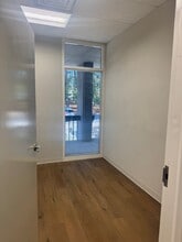 5825 Glenridge Dr NE, Sandy Springs, GA for lease Interior Photo- Image 2 of 10