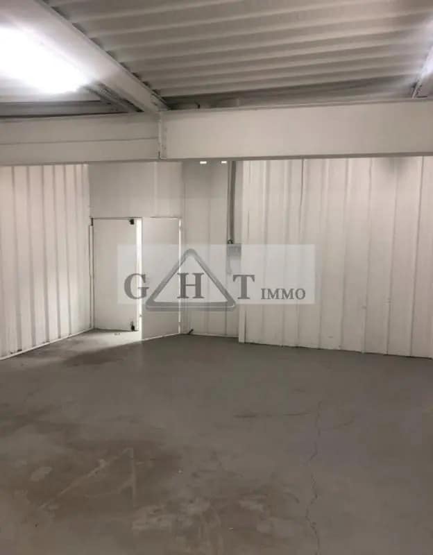 Industrial in Villeneuve-la-Garenne for lease Interior Photo- Image 1 of 5