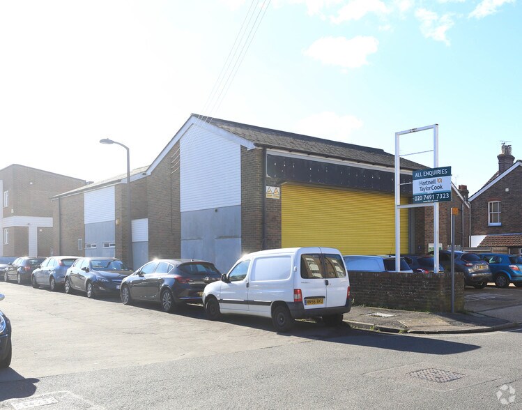 Gower Rd, Haywards Heath, WSX RH16 4PL