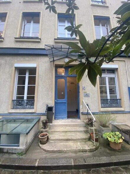 Office in Paris for lease - Building Photo - Image 1 of 6