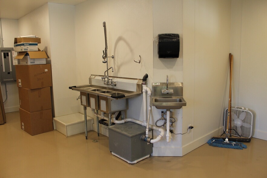 7404 Lamar Ave S, Cottage Grove, MN for sale - Interior Photo - Image 3 of 17