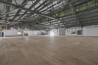 799 E 73rd St, Cleveland, OH for lease Interior Photo- Image 1 of 3