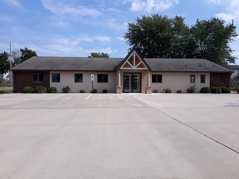 6300 S 6th Street Rd, Springfield, IL 62712