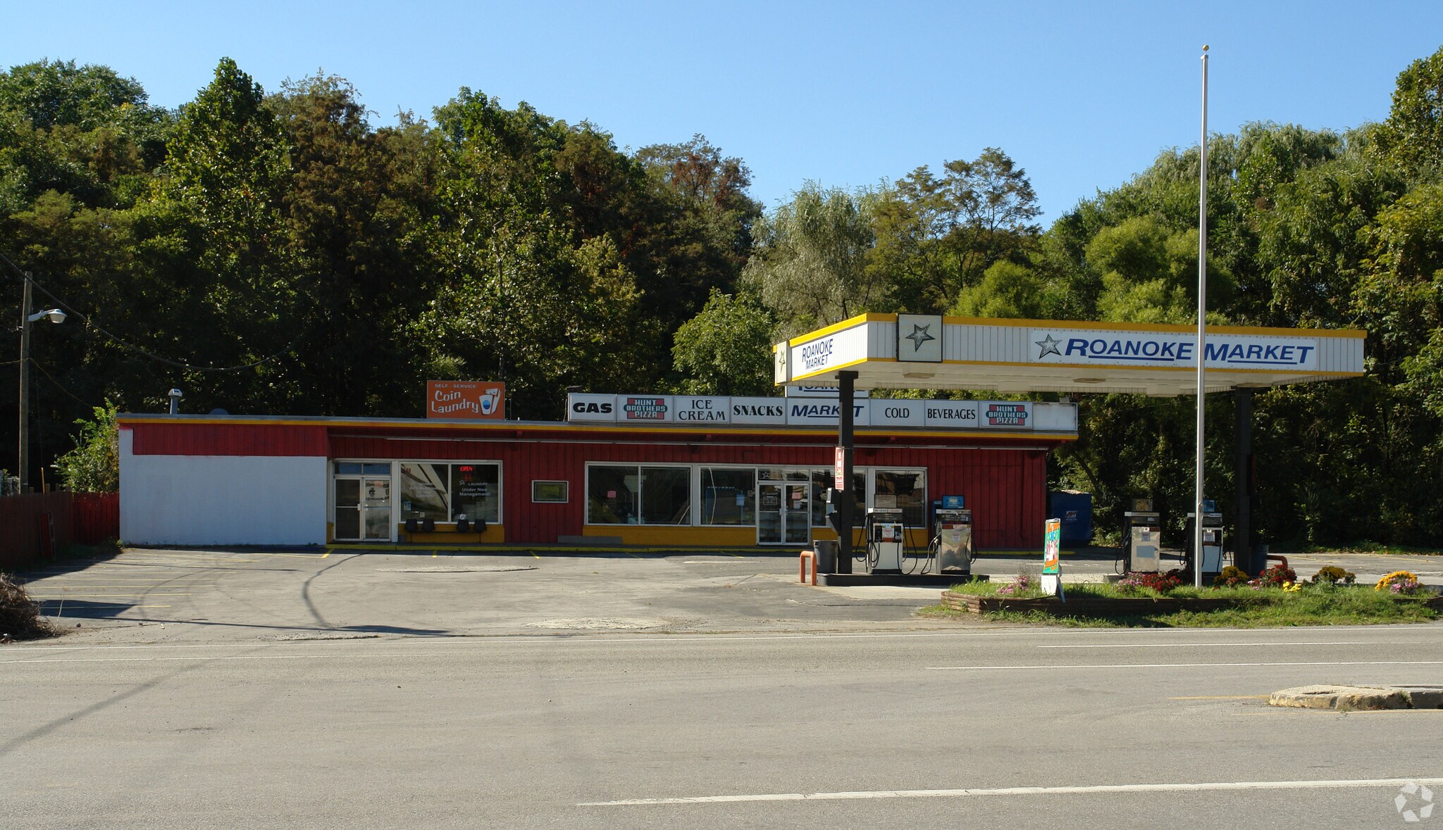 1642 Peters Creek Rd, Roanoke, VA for sale Primary Photo- Image 1 of 1