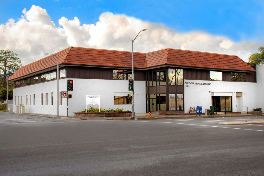 23928 Lyons Ave, Santa Clarita, CA for lease - Building Photo - Image 1 of 8