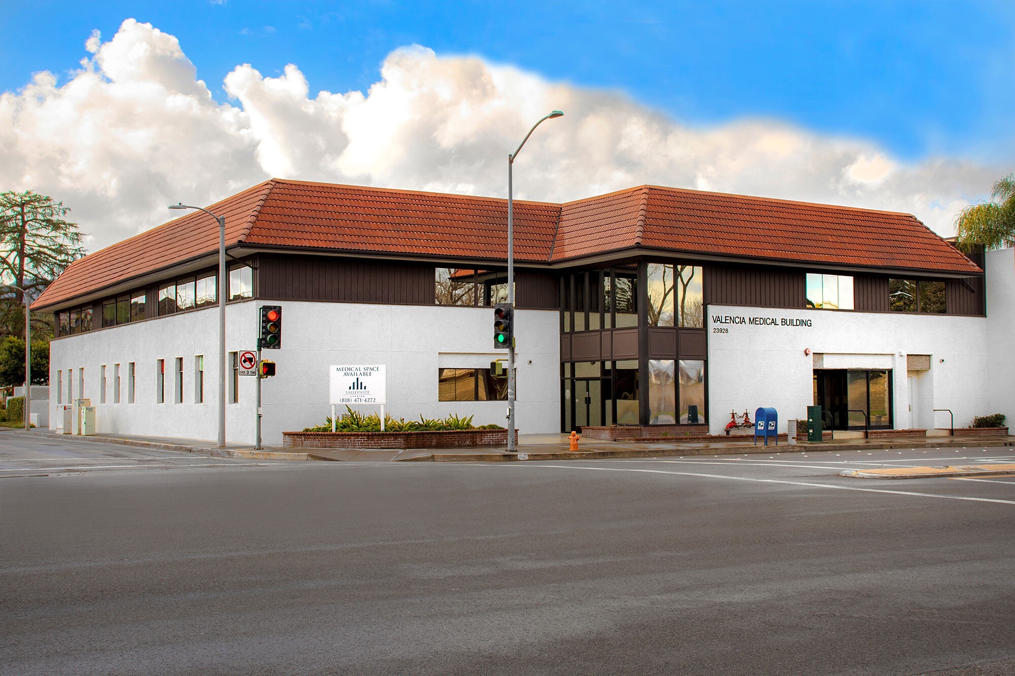 23928 Lyons Ave, Santa Clarita, CA for lease Building Photo- Image 1 of 9