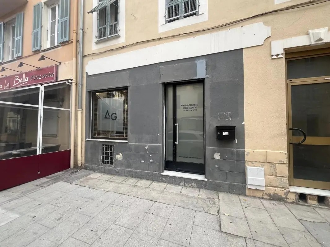 Retail in Nice for sale Building Photo- Image 1 of 7