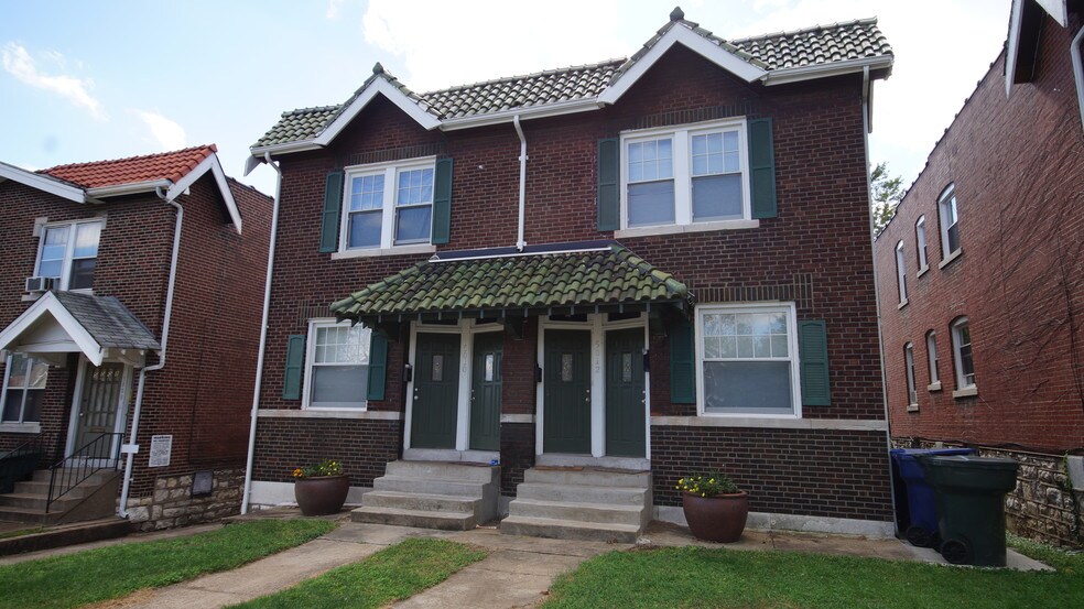 5010 Chippewa St, Saint Louis, MO 63109