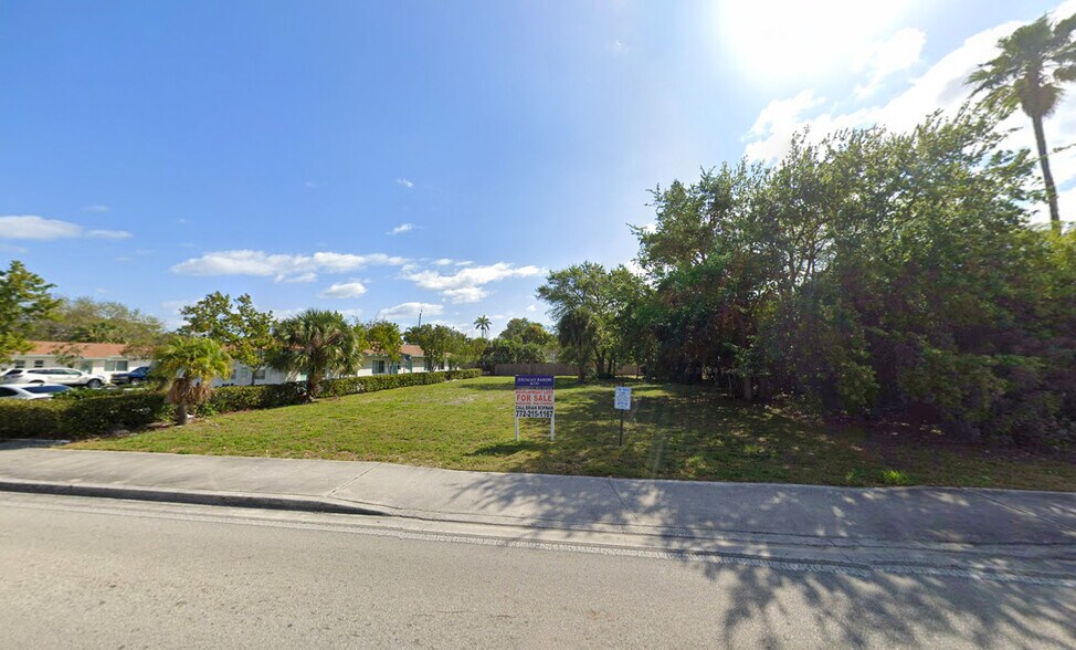 718 S Federal Hwy, Lake Worth, FL for sale - Building Photo - Image 2 of 2