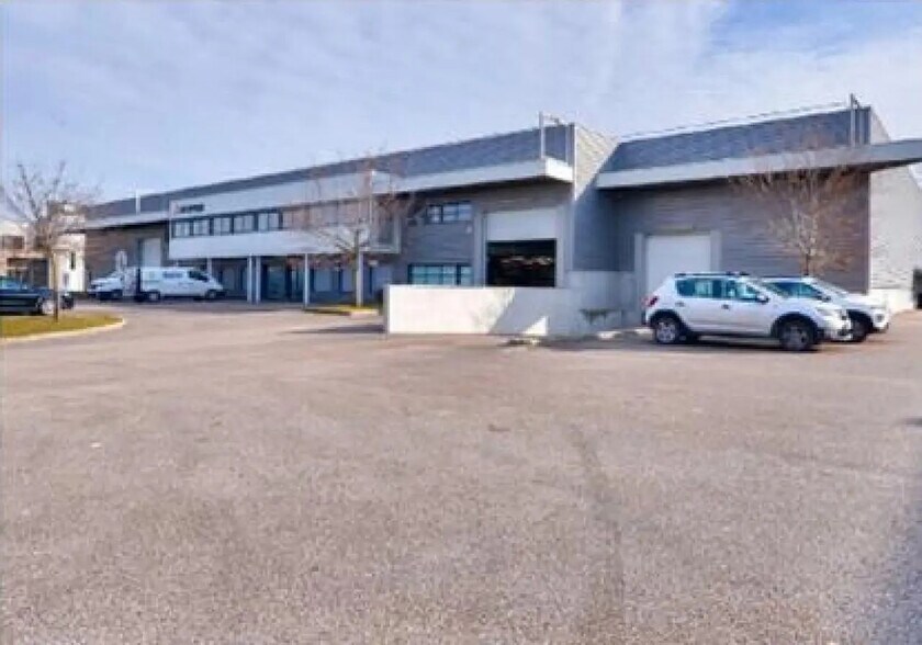 151 A Route De Grenoble, Saint-Priest for lease - Building Photo - Image 3 of 40