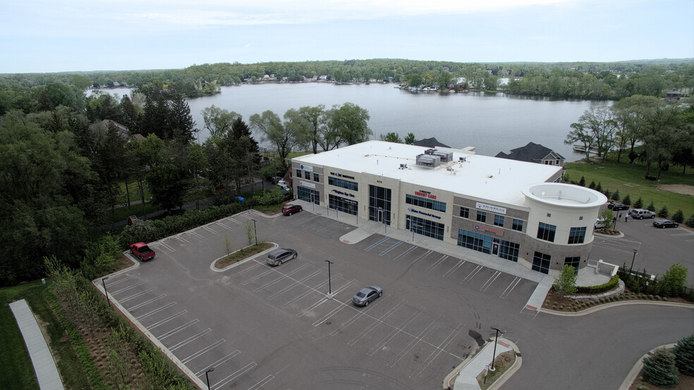 8273 Grand River Rd, Brighton, MI for lease - Building Photo - Image 3 of 7