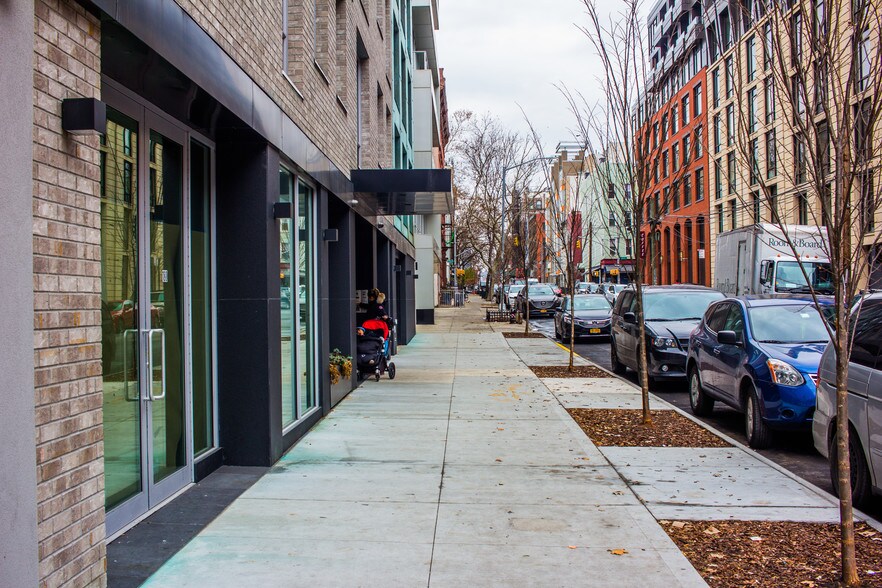 180 N 11th St, Brooklyn, NY for sale - Building Photo - Image 1 of 1