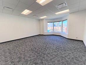 101 W Grand Ave, Chicago, IL for lease Interior Photo- Image 2 of 2