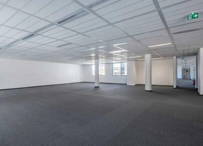 Office in Clichy for lease - Interior Photo - Image 3 of 6