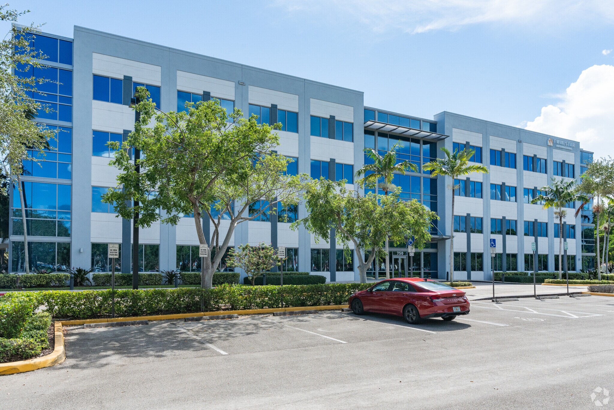 750 Park of Commerce Blvd, Boca Raton, FL for lease Primary Photo- Image 1 of 8