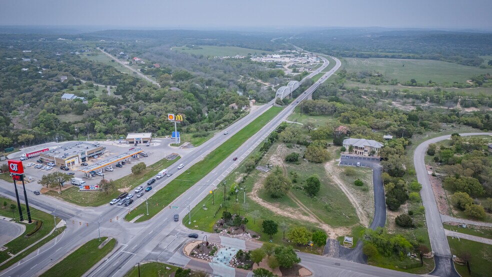 7790 US Highway 281, Spring Branch, TX for lease - Building Photo - Image 3 of 9