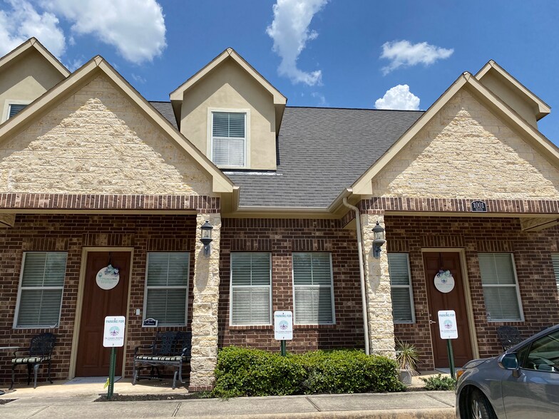 303 Longmire Rd, Conroe, TX 77304 Office for Sale