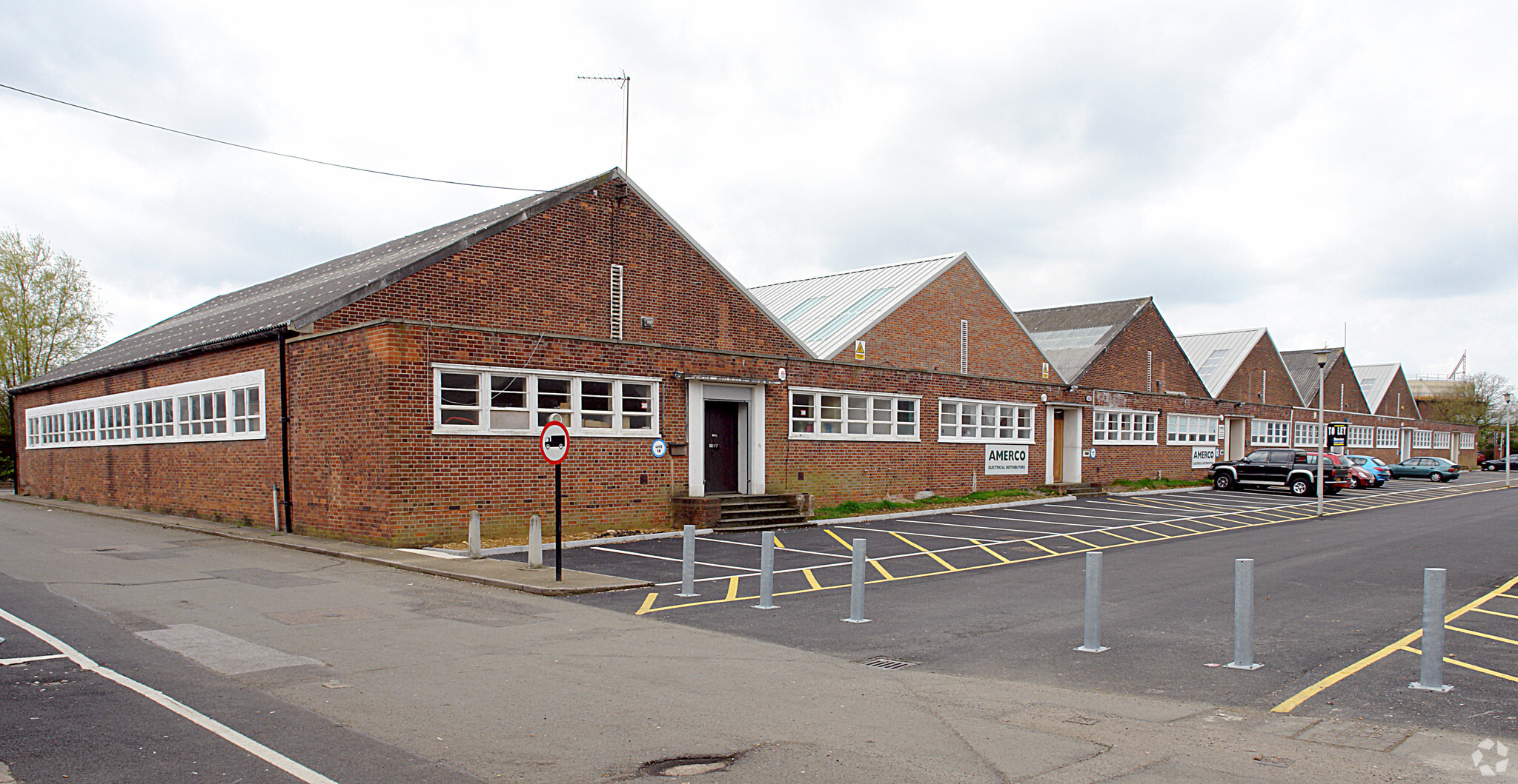 16-21 Tewin Rd, Welwyn Garden City for lease Primary Photo- Image 1 of 12