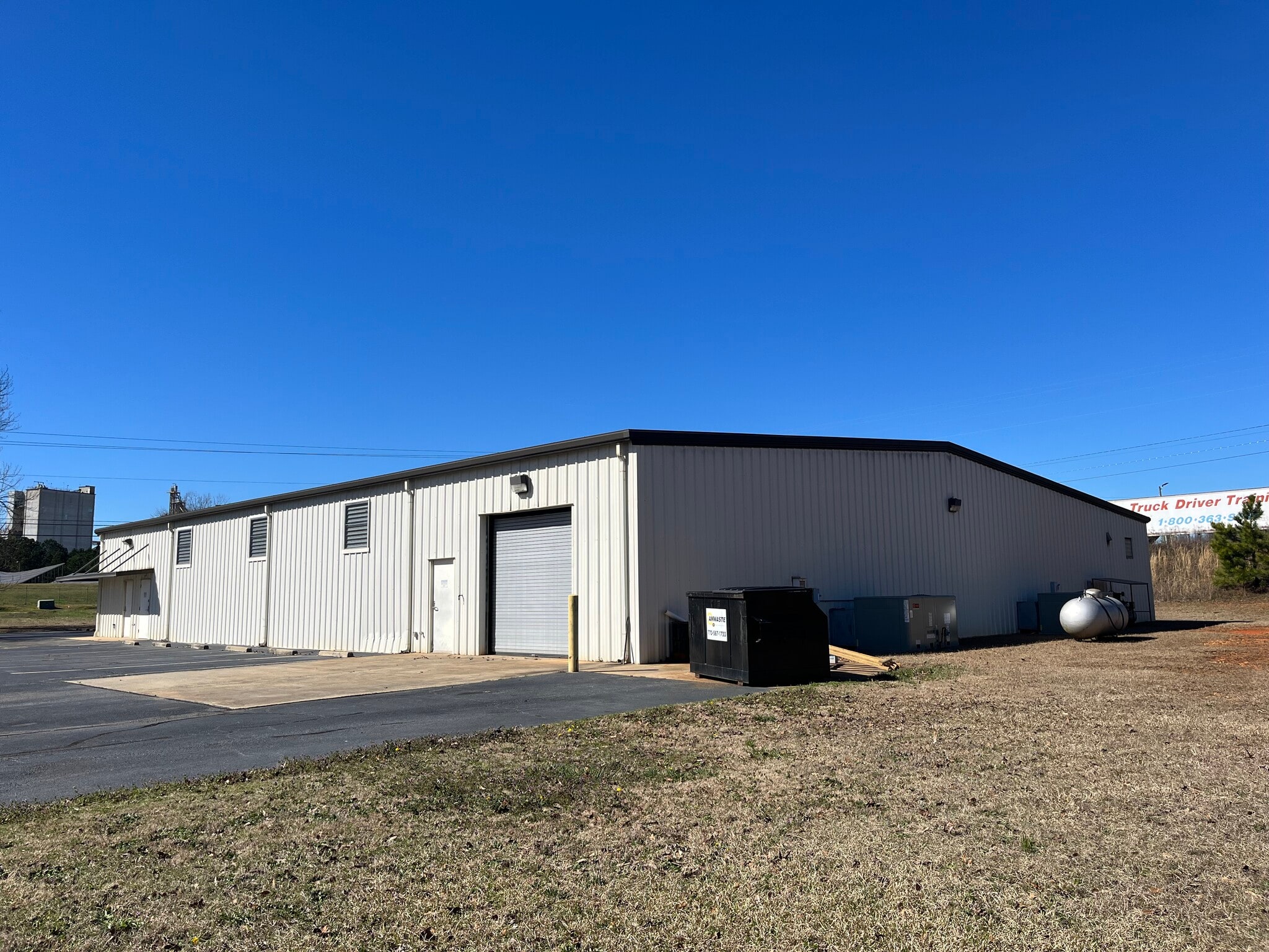 140 Industrial Park Drive, Forsyth, GA 31029 Office Warehouse