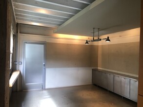 43 Dore St, San Francisco, CA for lease Interior Photo- Image 1 of 12