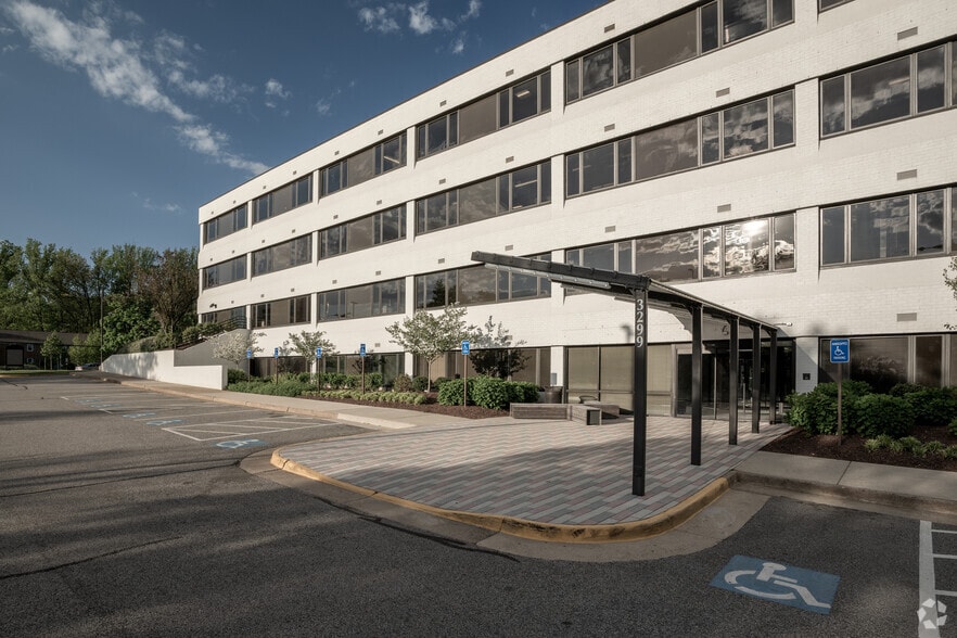 3299 Woodburn Rd, Annandale, VA for lease - Building Photo - Image 2 of 10