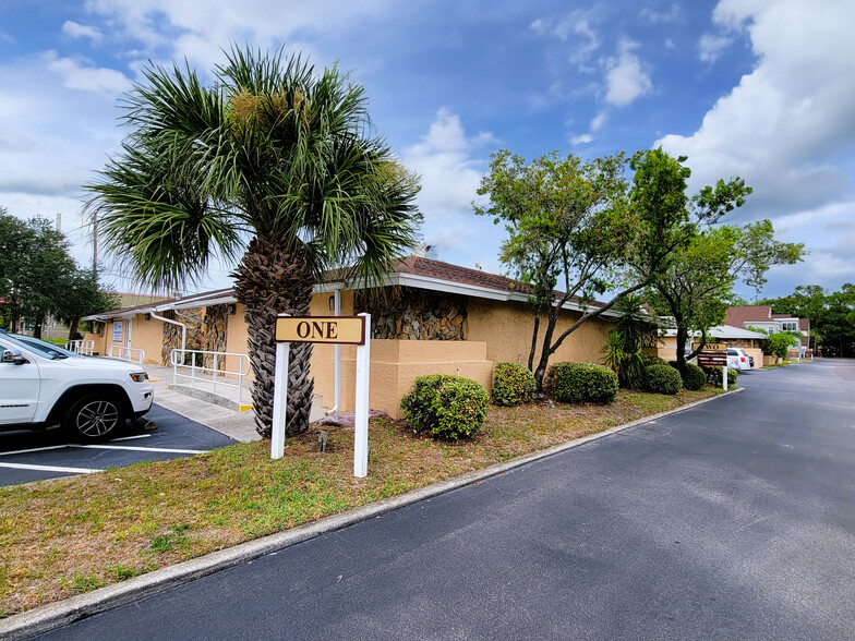 10225 Ulmerton Rd, Largo, FL for sale - Building Photo - Image 1 of 1