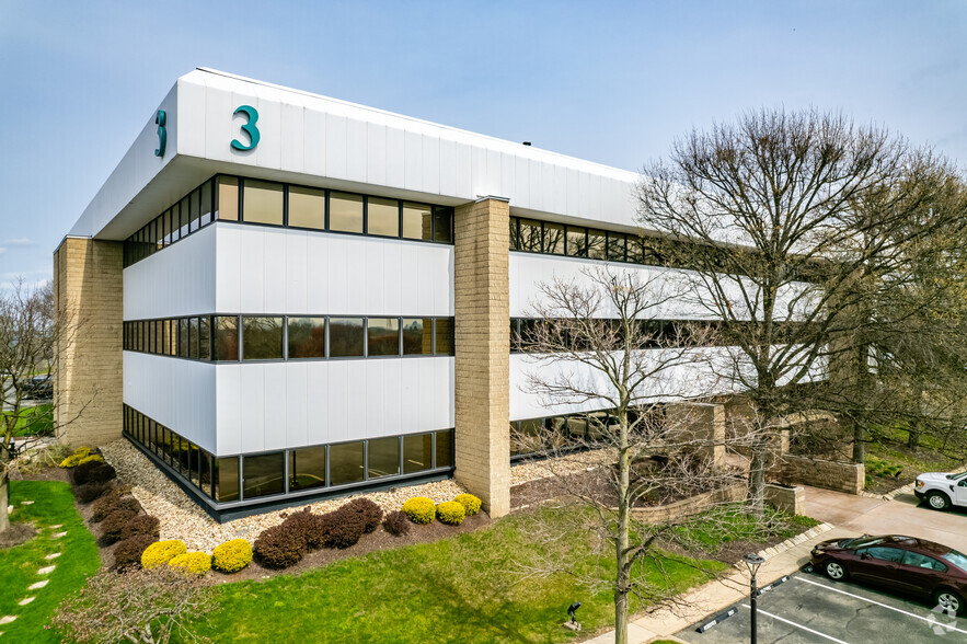 601 Holiday Dr, Pittsburgh, PA for lease - Building Photo - Image 1 of 14