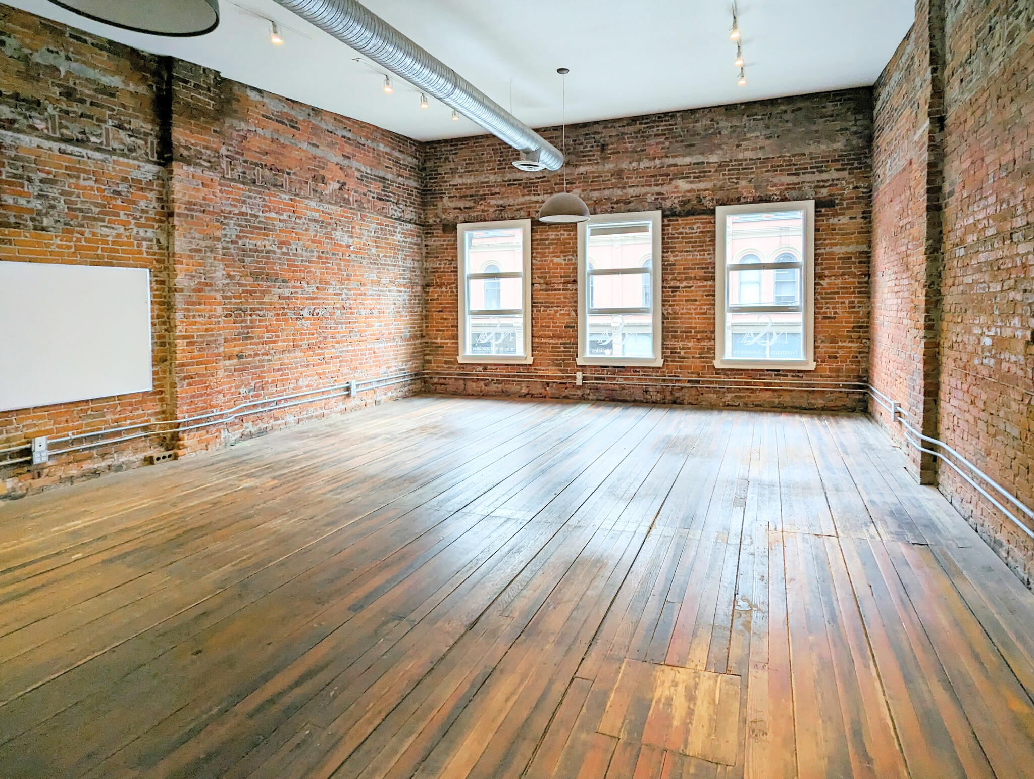 314 Cordova St W, Vancouver, BC for lease Interior Photo- Image 1 of 2